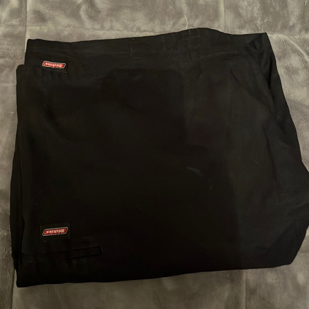 Cleaning out the closet. Mens Dickies cargo shorts size 44